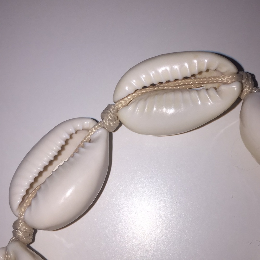Shell bracelet - Picture 2 of 3